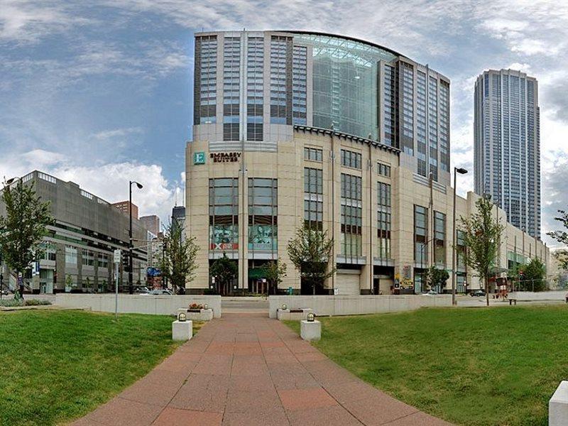 Embassy Suites By Hilton Chicago Downtown Magnificent Mile Exterior foto